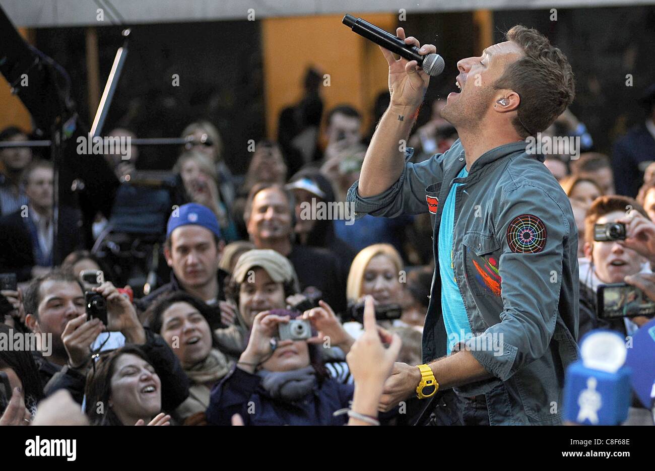 Chris Martin on stage for NBC Today Show Concert Series with Coldplay, Rockefeller Plaza, New York, NY October 21, 2011. Photo By: Kristin Callahan/Everett Collection Stock Photo