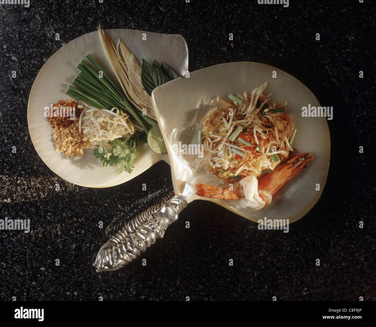 Thai style noodles (Quittieaw Pat Thai, rice noodles with shrimps