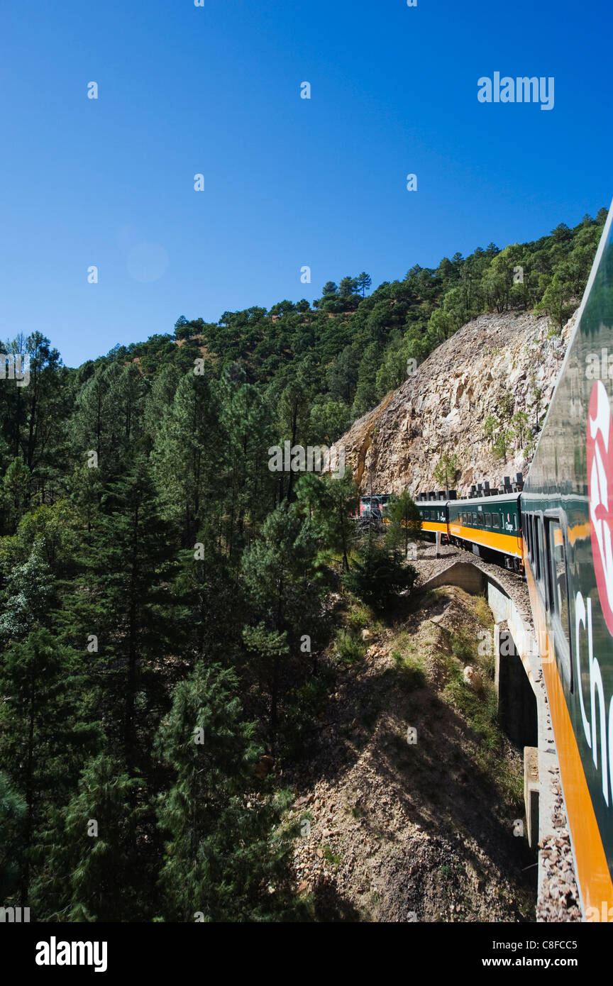 El Chepe railway journey through Barranca del Cobre (Copper Canyon, Chihuahua state, Mexico Stock Photo