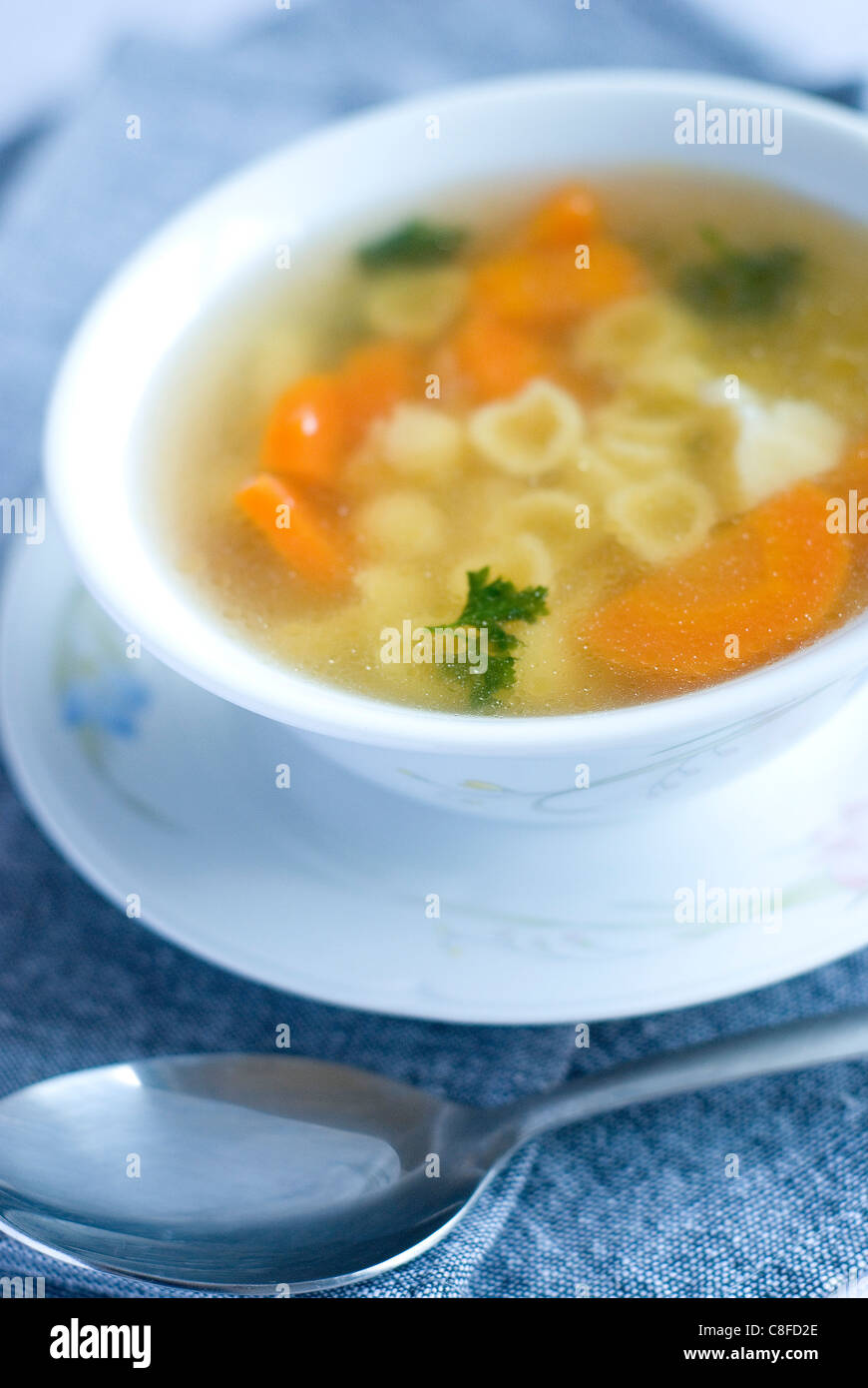 Chicken broth hires stock photography and images Alamy