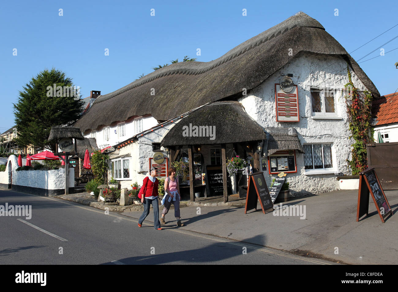 General view of The Thatch pub in Croyde, Devon, UK. Stock Photo