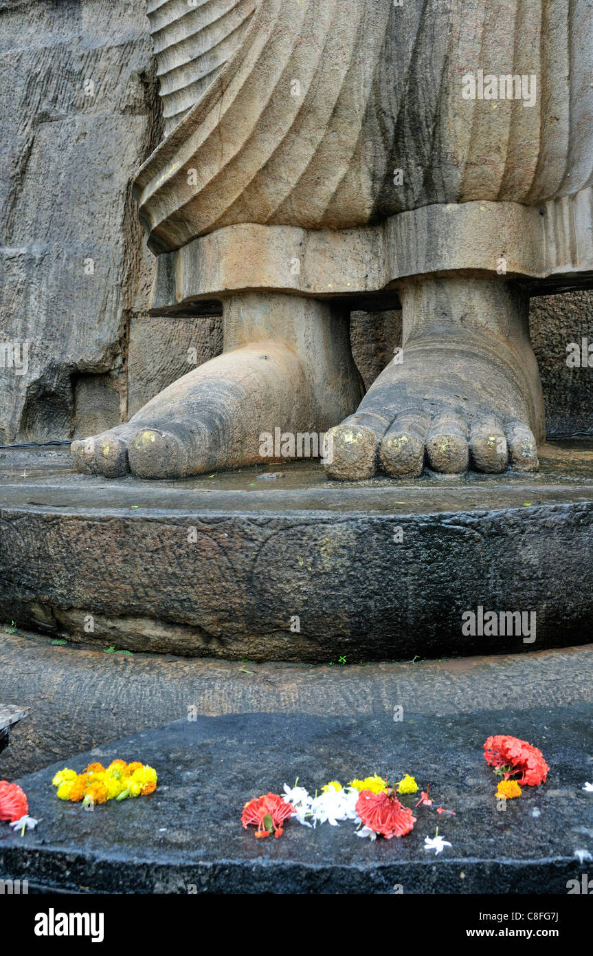 Asia, Aukana, statue, Buddha, statue, Buddhism, Ceylon, feet, divinity