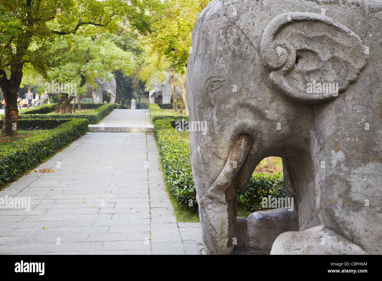 Elephant stone statues hires stock photography and images Alamy