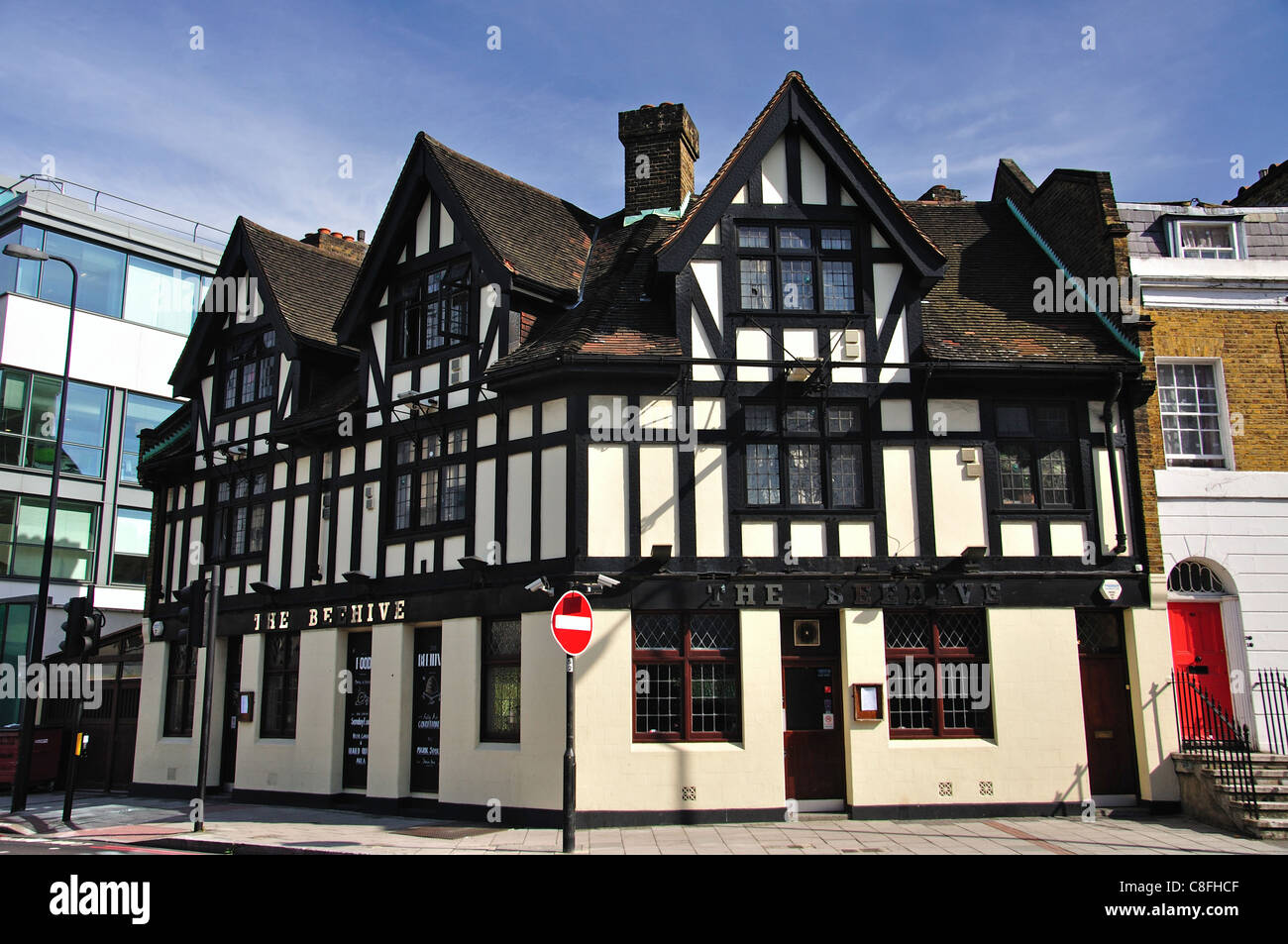 The Beehive Pub, Durham Street, Kennington, London Borough of Lambeth, London, Greater London, England, United Kingdom Stock Photo