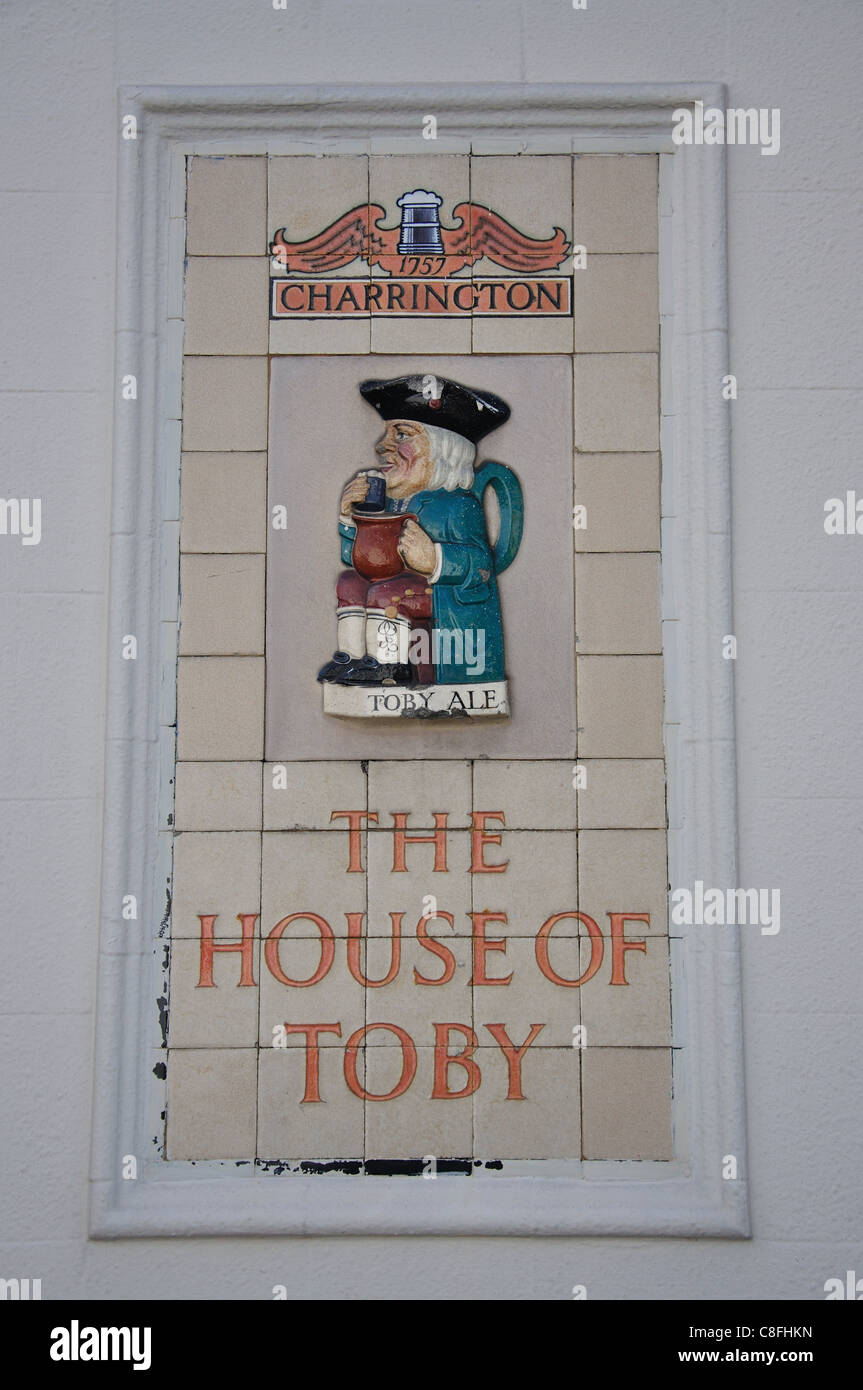 Toby Ale ceramic sign, Wyndham Road, Camberwell, London Borough of Southwark, London, Greater London, England, United Kingdom Stock Photo