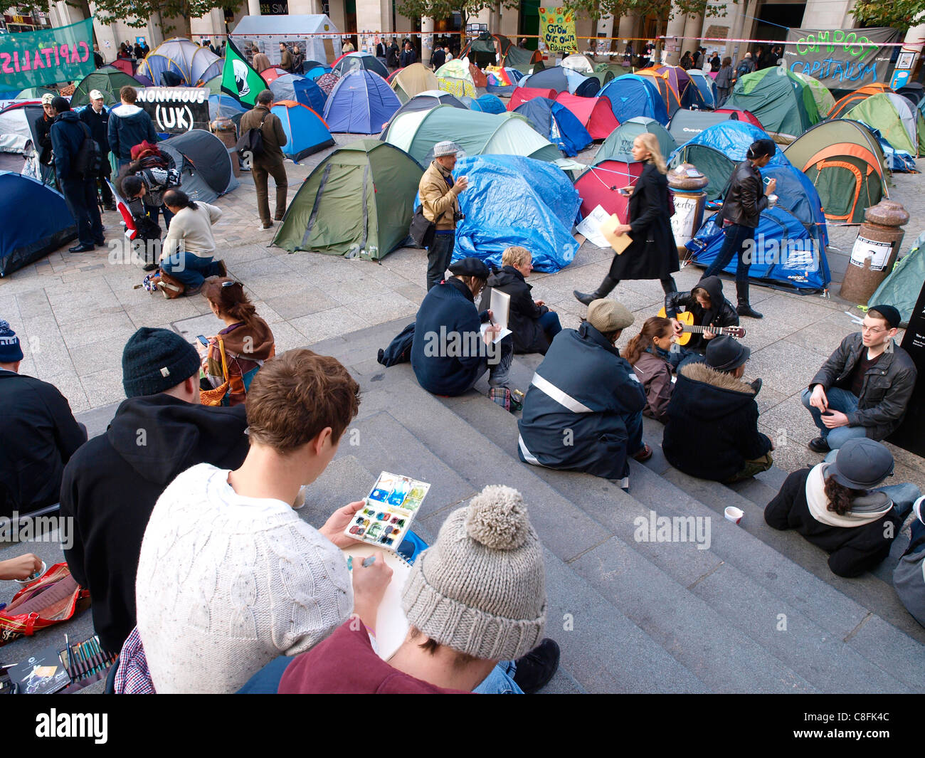 21/ 10/ 2011, London: Protesters continue to occupy St Paul's Church Yard in the Occupy the London Stock Exchange campaign. Stock Photo