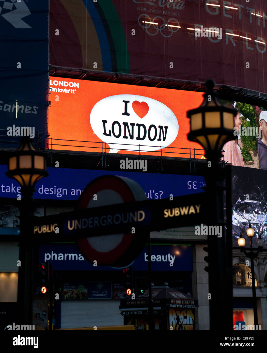 I Love London 2008 アート作品 s269088453747785461_p20_i14_w7