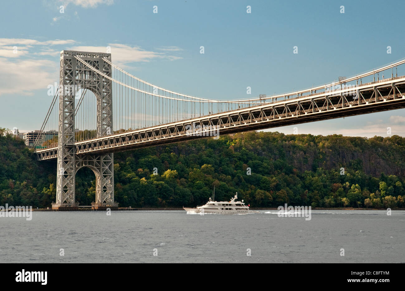George Washington Bridge in upper Manhattan, connecting Manhattan to New Jersey Stock Photo