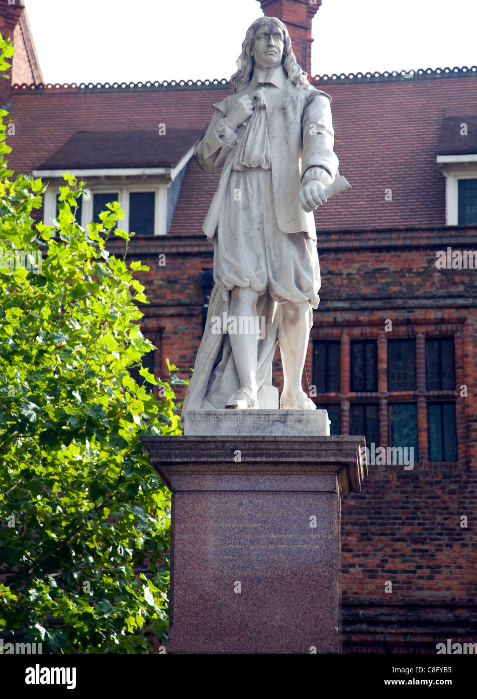 Statue of writer andrew marvell hires stock photography and images Alamy