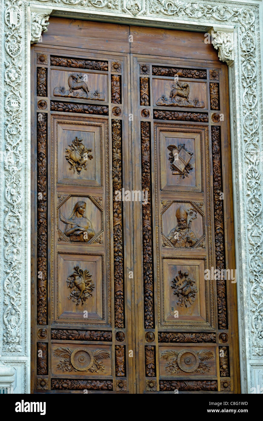 Carved Wooden Door Stock Photo - Alamy