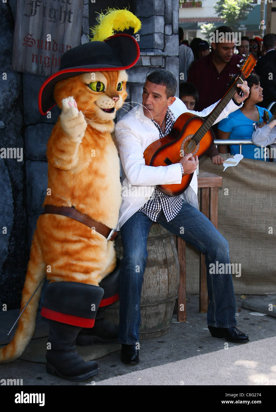 PUSS IN BOOTS & ANTONIO BANDERAS PUSS IN BOOTS. LOS ANGELES PREMIERE