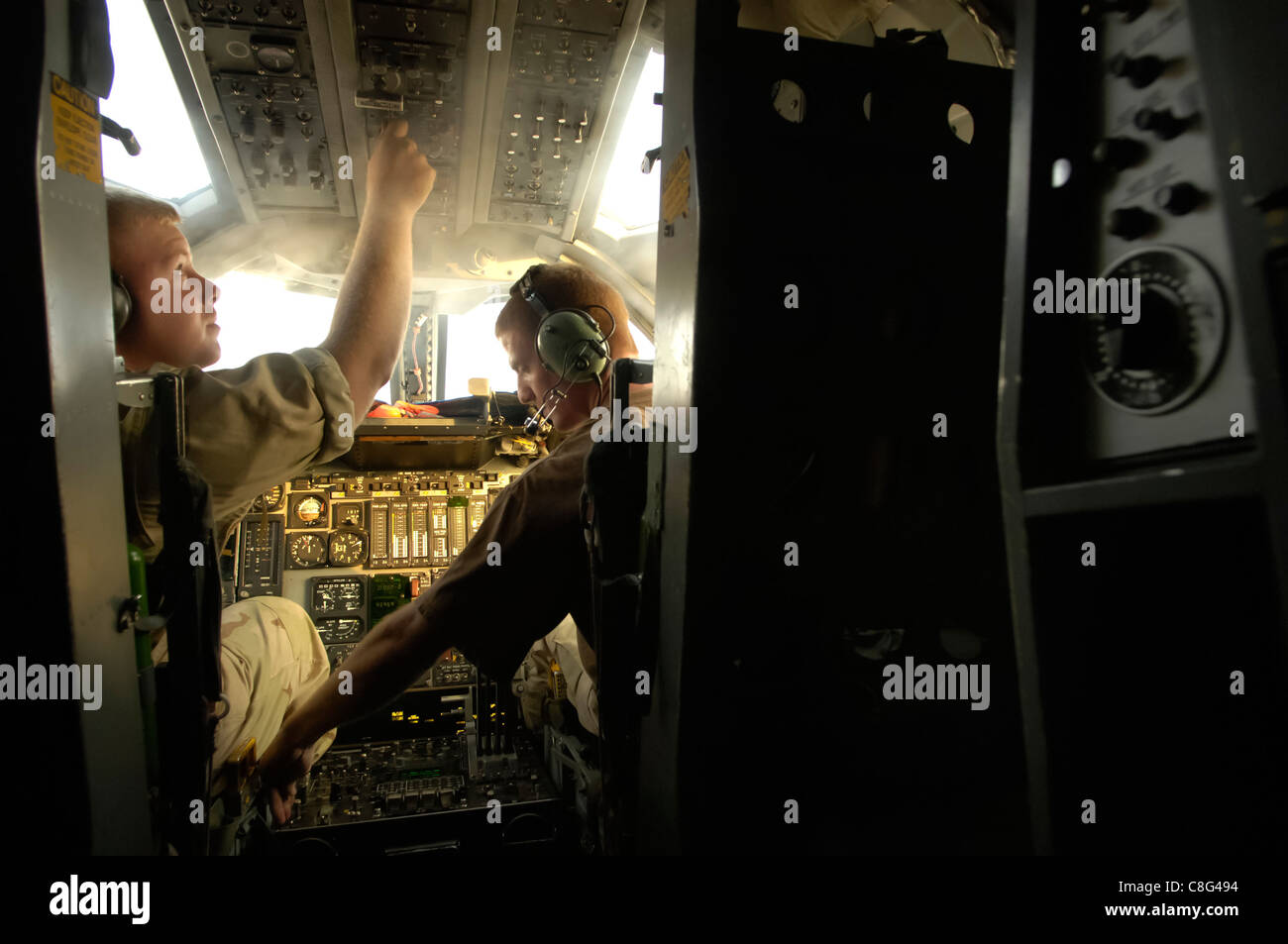 B1 lancer cockpit hi-res stock photography and images - Alamy