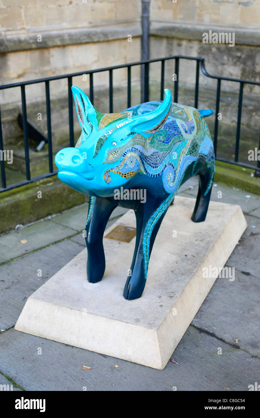 One of the many painted pig sculptures in bath Stock Photo Alamy