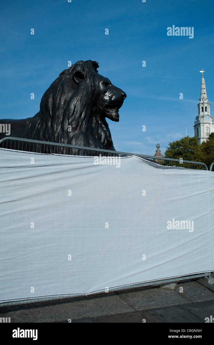 Closed trafalgar square hi-res stock photography and images - Alamy