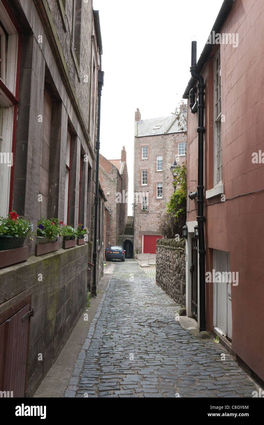 Lowry's Berwick upon Tweed - a narrow cobbled street Stock Photo