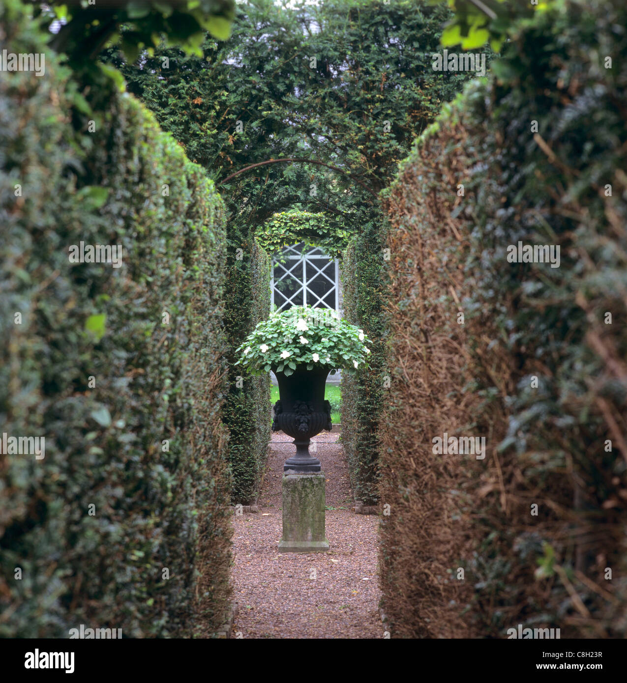 Netherlands, Holland, Europe, Limburg, Wijlre, castle, garden, vase, hedge Stock Photo