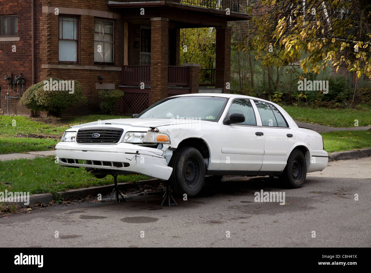 Abandoned car West side of Detroit Michigan USA Stock Photo Alamy