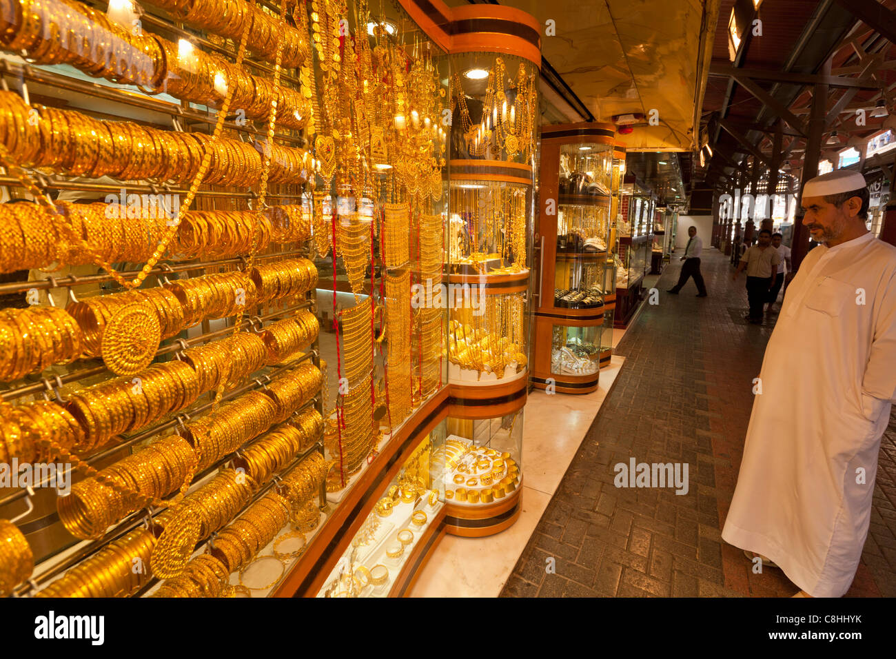 Male arab shopping, Gold Souk Market, Deira, Dubai, United Arab Emirates, UAE Stock Photo