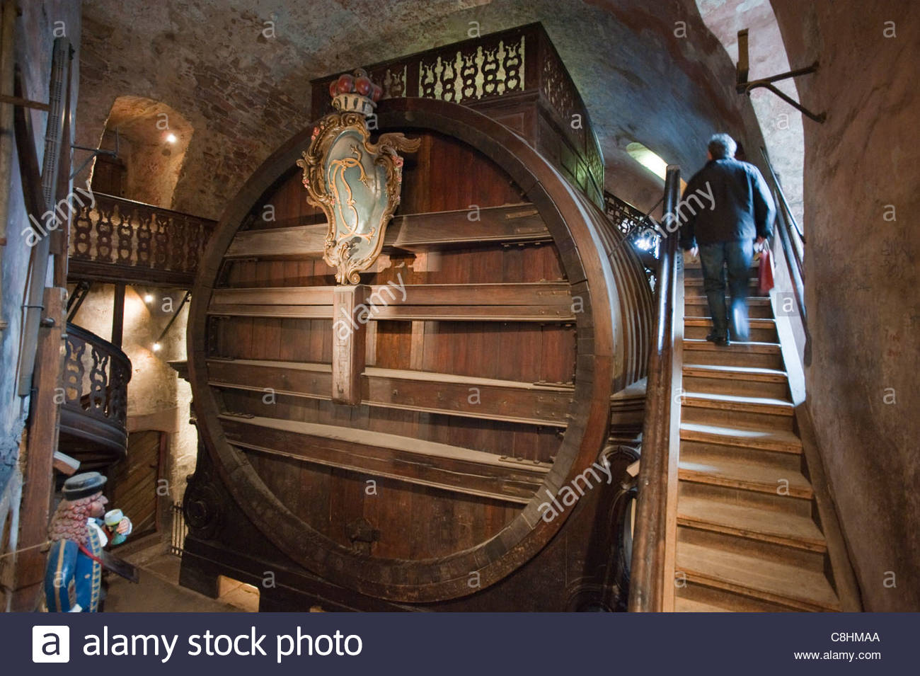 Giant Wine Barrel Stock Photos & Giant Wine Barrel Stock Images Alamy