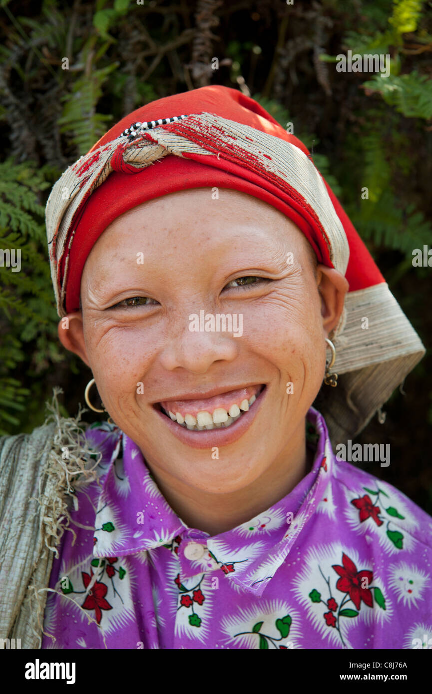Shaved eyebrows hi-res stock photography and images - Alamy