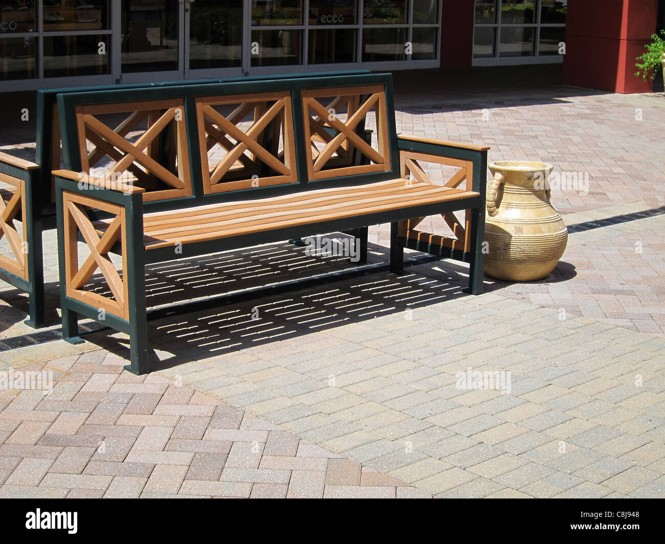 two tone wooden outdoor bench Stock Photo - Alamy