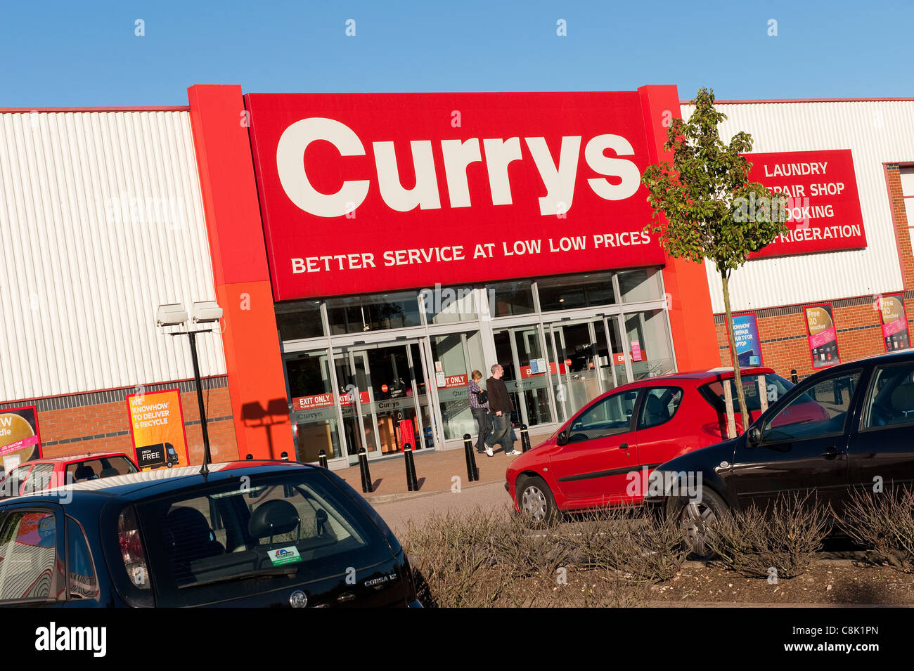 Currys shop and car park hi-res stock photography and images - Alamy