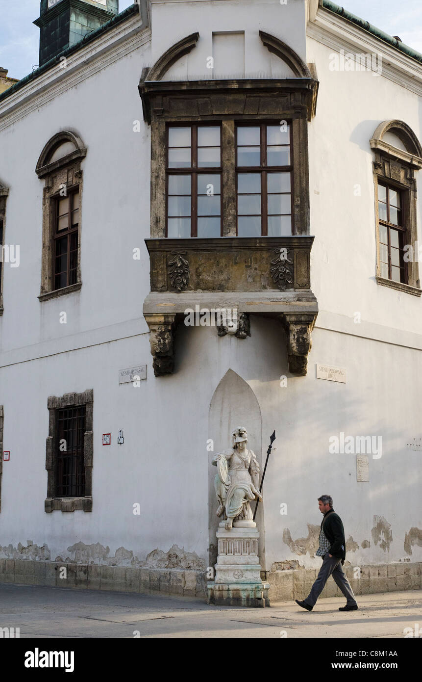 Street corner in budapest hi-res stock photography and images - Alamy