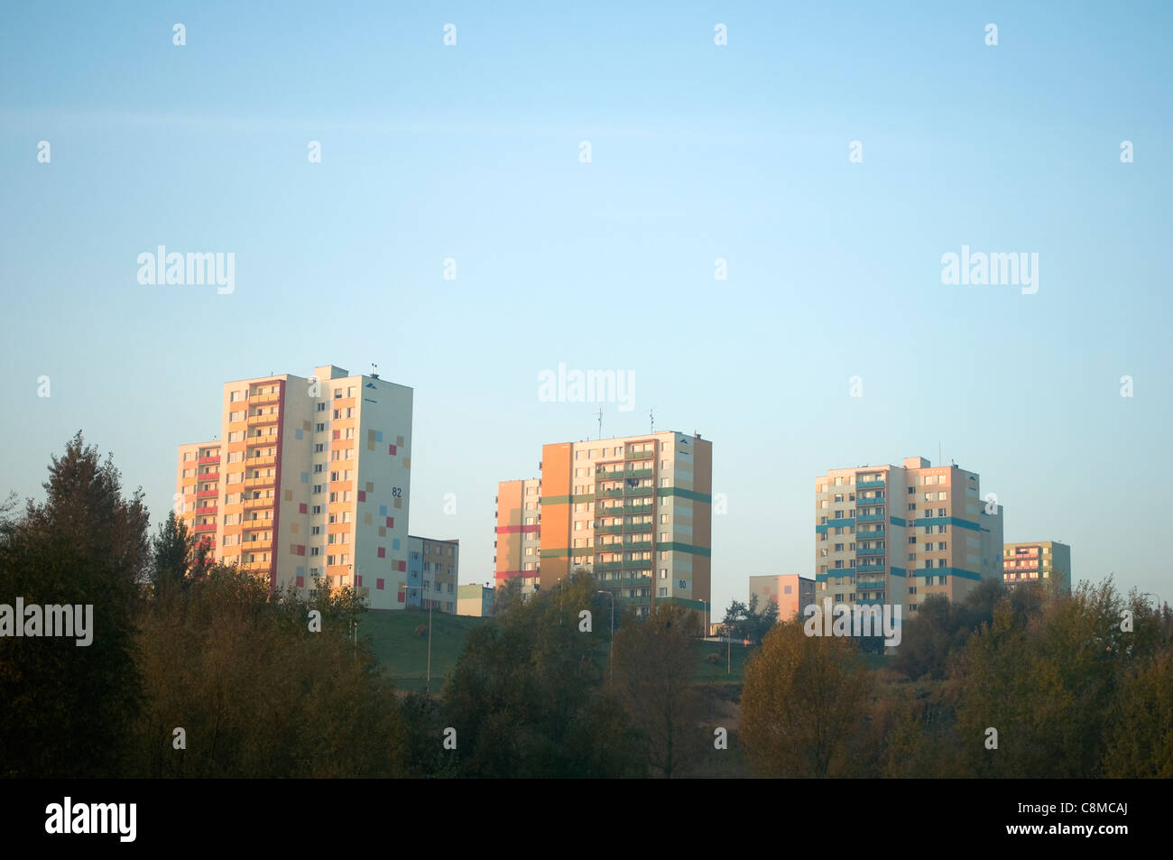 Houses tower blocks hi-res stock photography and images - Alamy