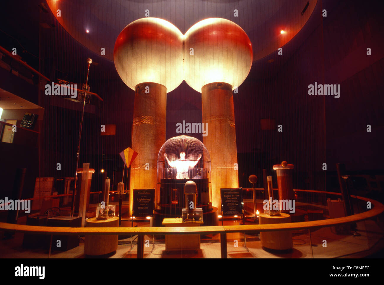 The Museum Of Science And Energy's Van De Graaff Generator 4D0