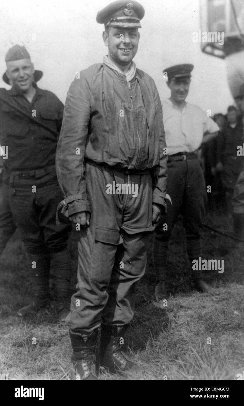Airship pilot hi-res stock photography and images - Alamy