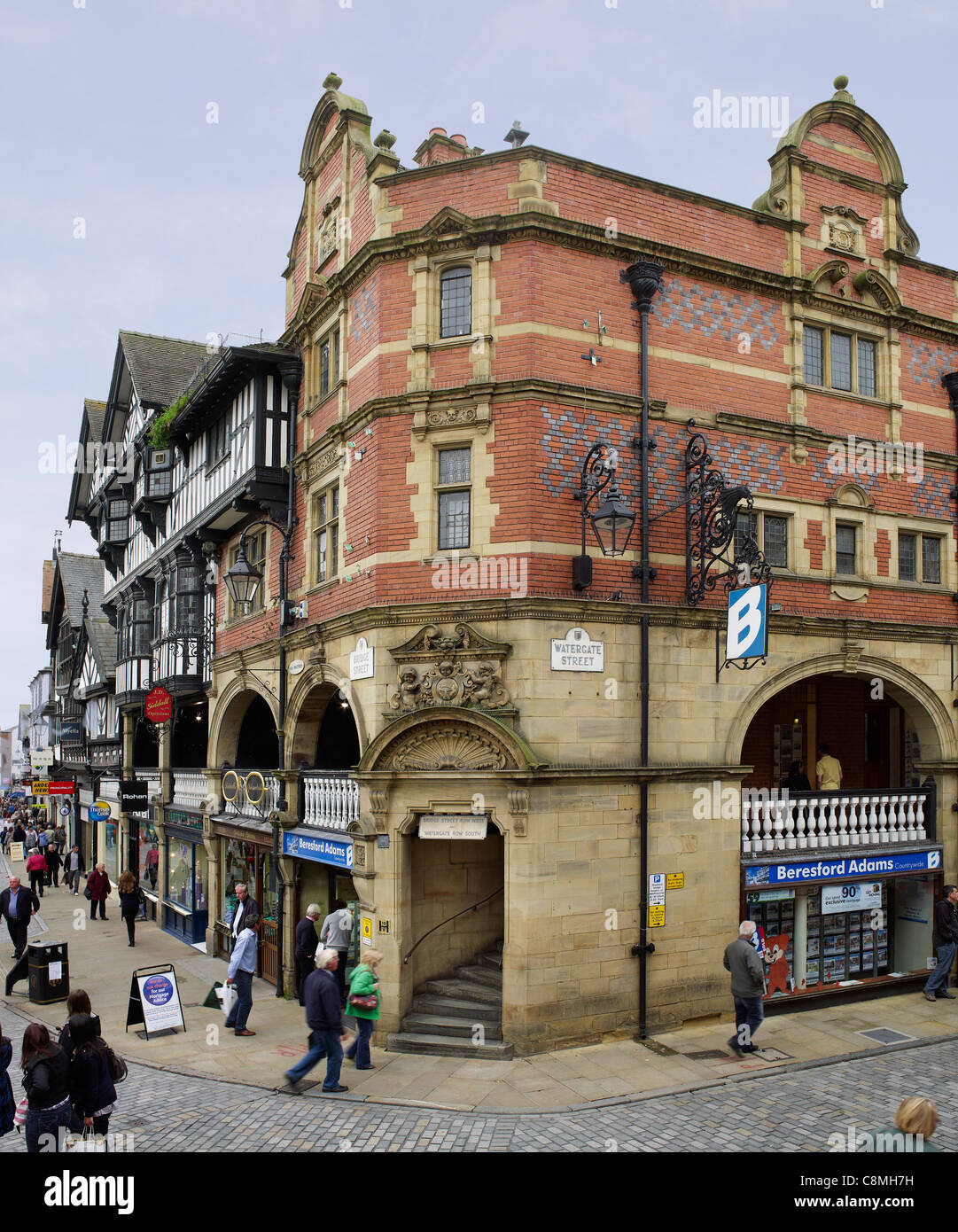 Shops on Bridge and Watergate Streets, Chester Stock Photo