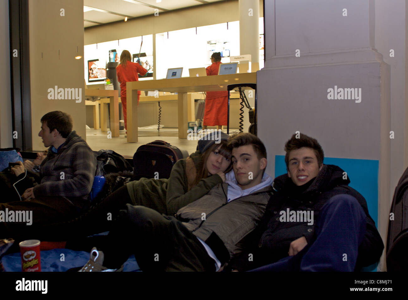 File:Apple Flagship Store at Westfield Valley Fair, San Jose