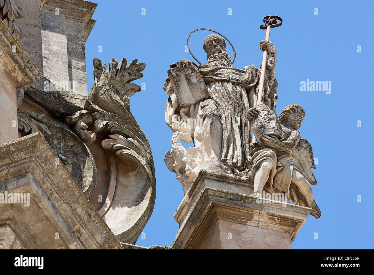 Italy, Sicily, Ragusa Ibla, Church of San Giuseppe, statues Stock Photo