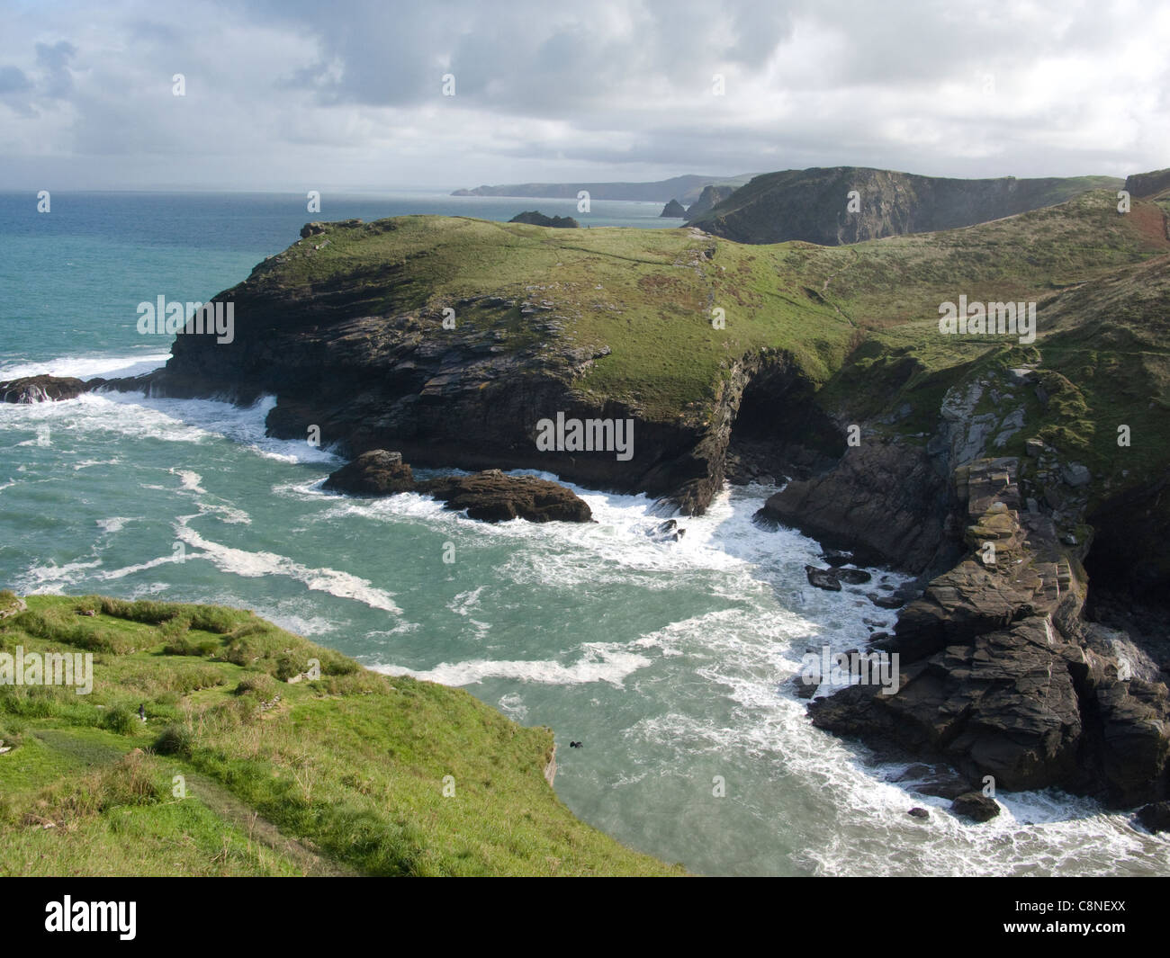 Great Britain, England, Cornwall, coastline and sea below Tintagel Castle Stock Photo