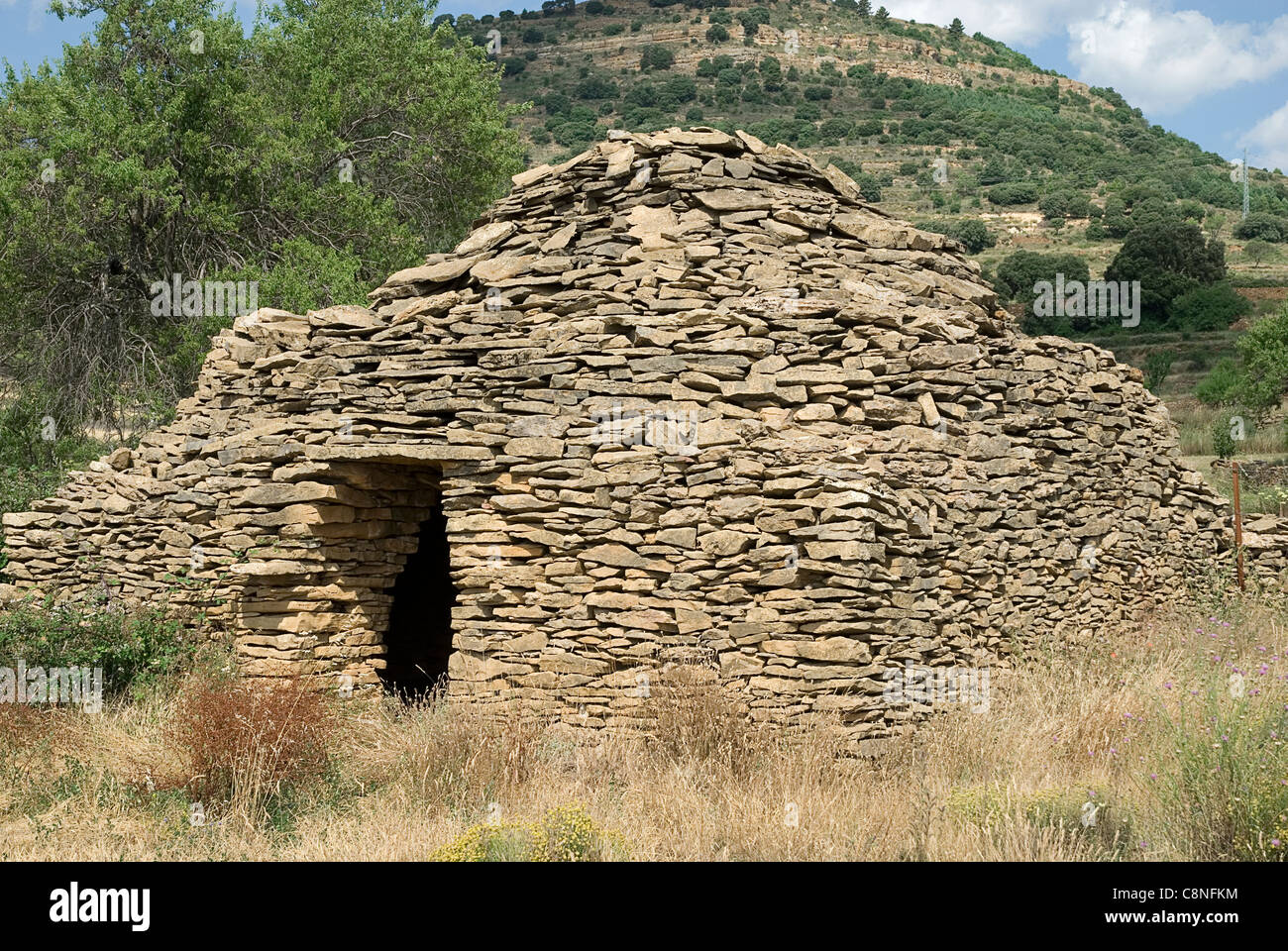Spain, Maestrazgo, old stone hut near Puente de Pobleta Stock Photo