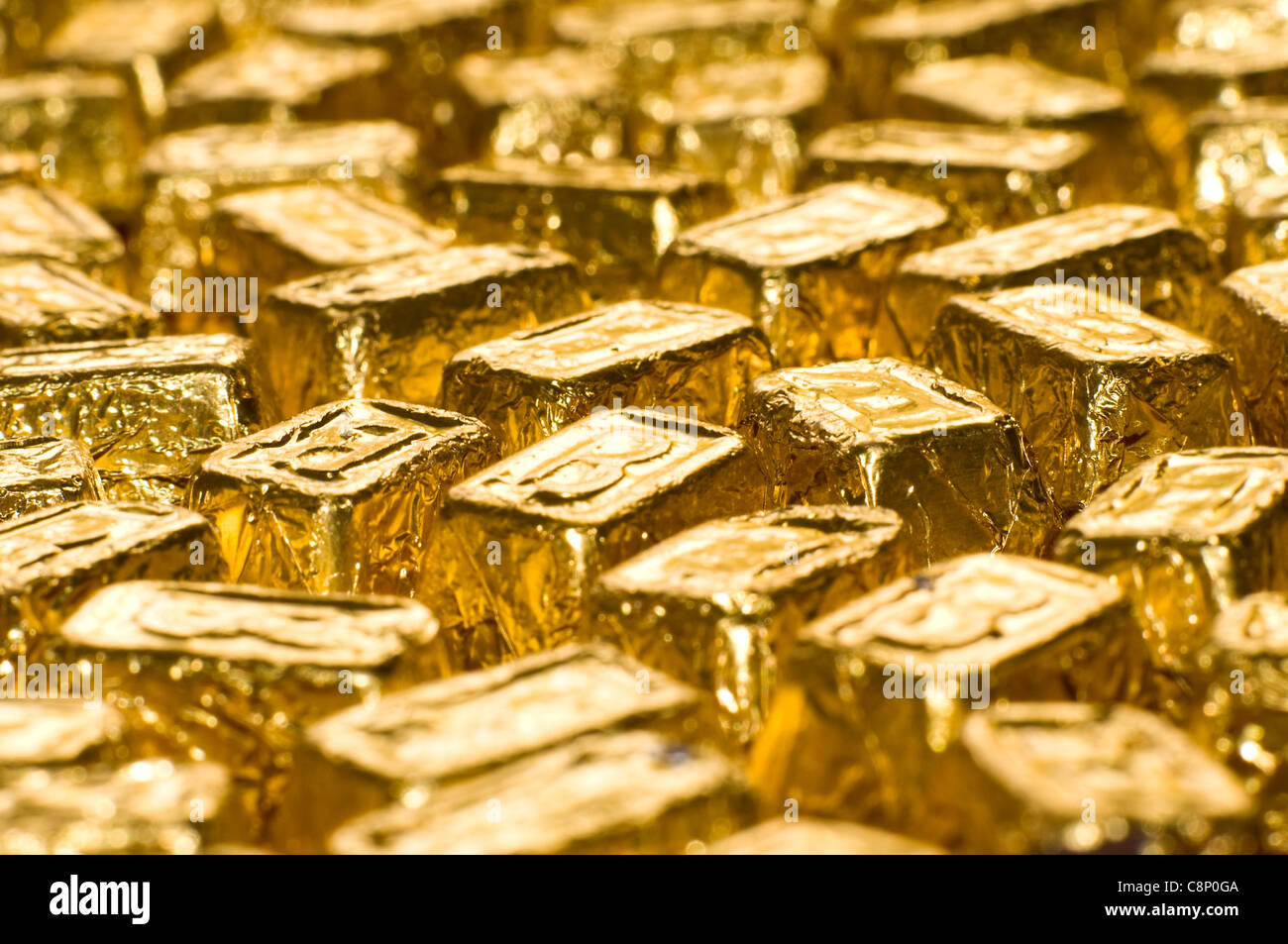 Wrapped chocolates hi-res stock photography and images - Alamy