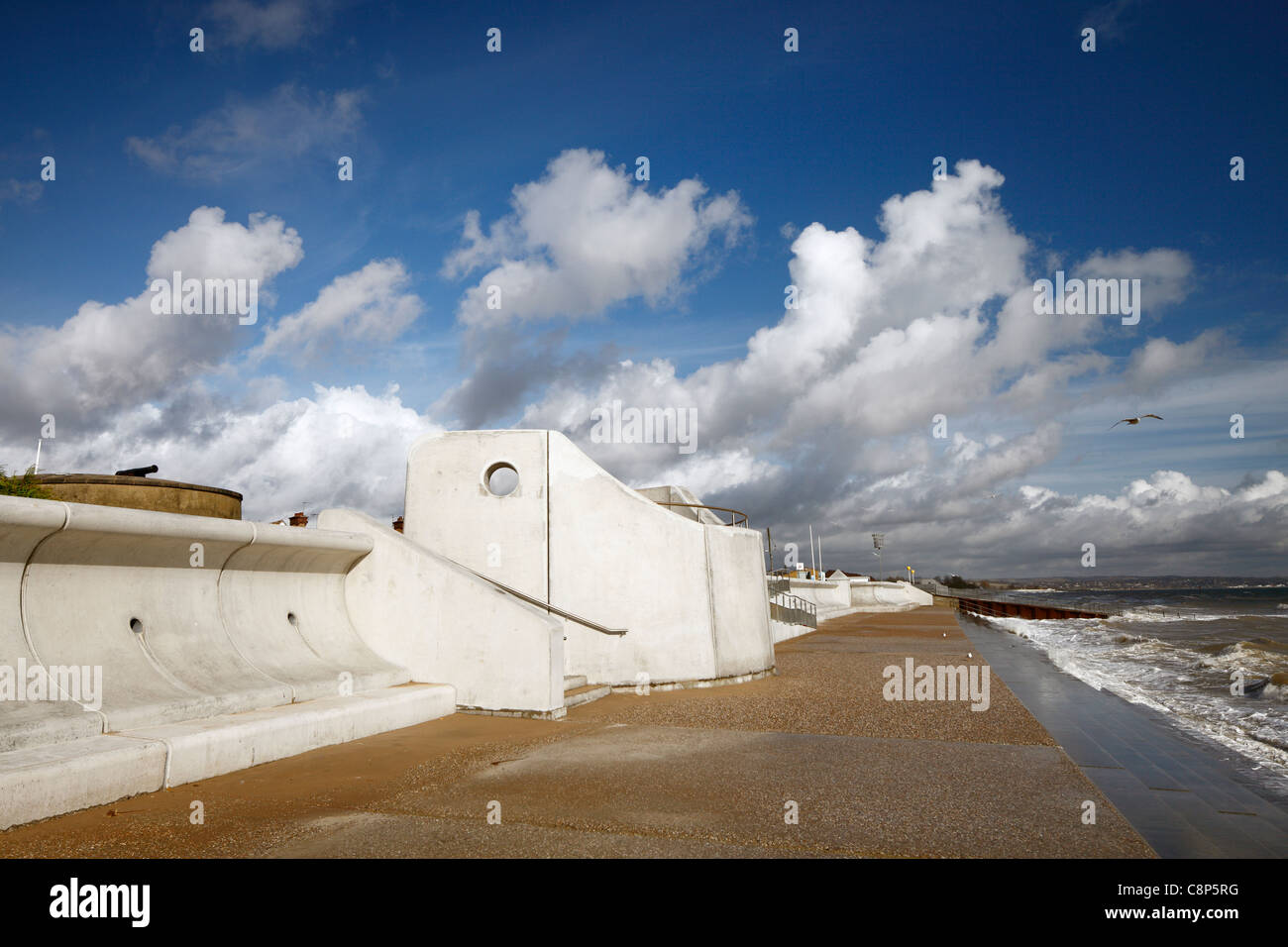 The new Dymchurch sea wall Stock Photo Alamy