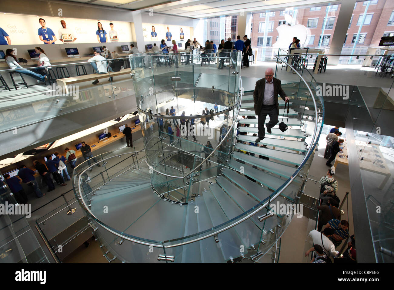 Apple store hi-res stock photography and images - Alamy