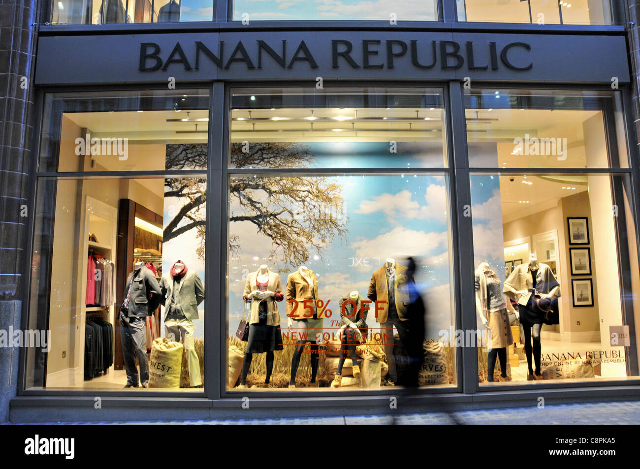 Banana Republic fashion store shop window night Covent Garden London Stock  Photo - Alamy