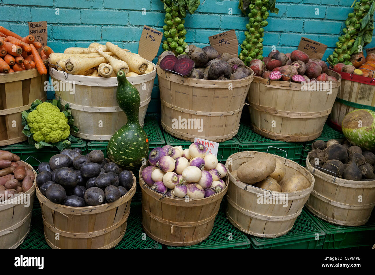 Vegetables basket hires stock photography and images Alamy
