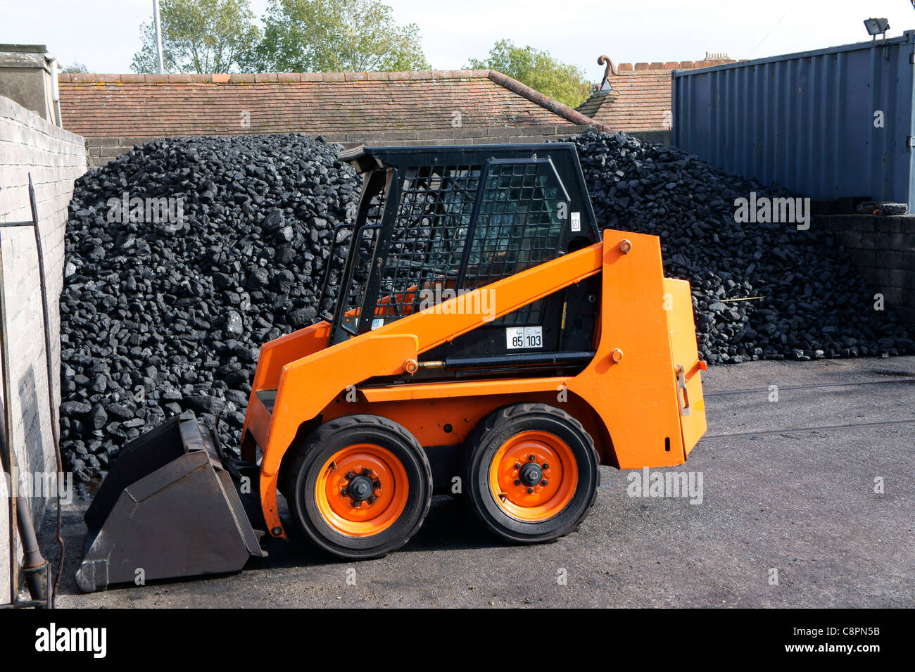 Mini Digger for moving Coal for the Steam Train at Paignton Station ...