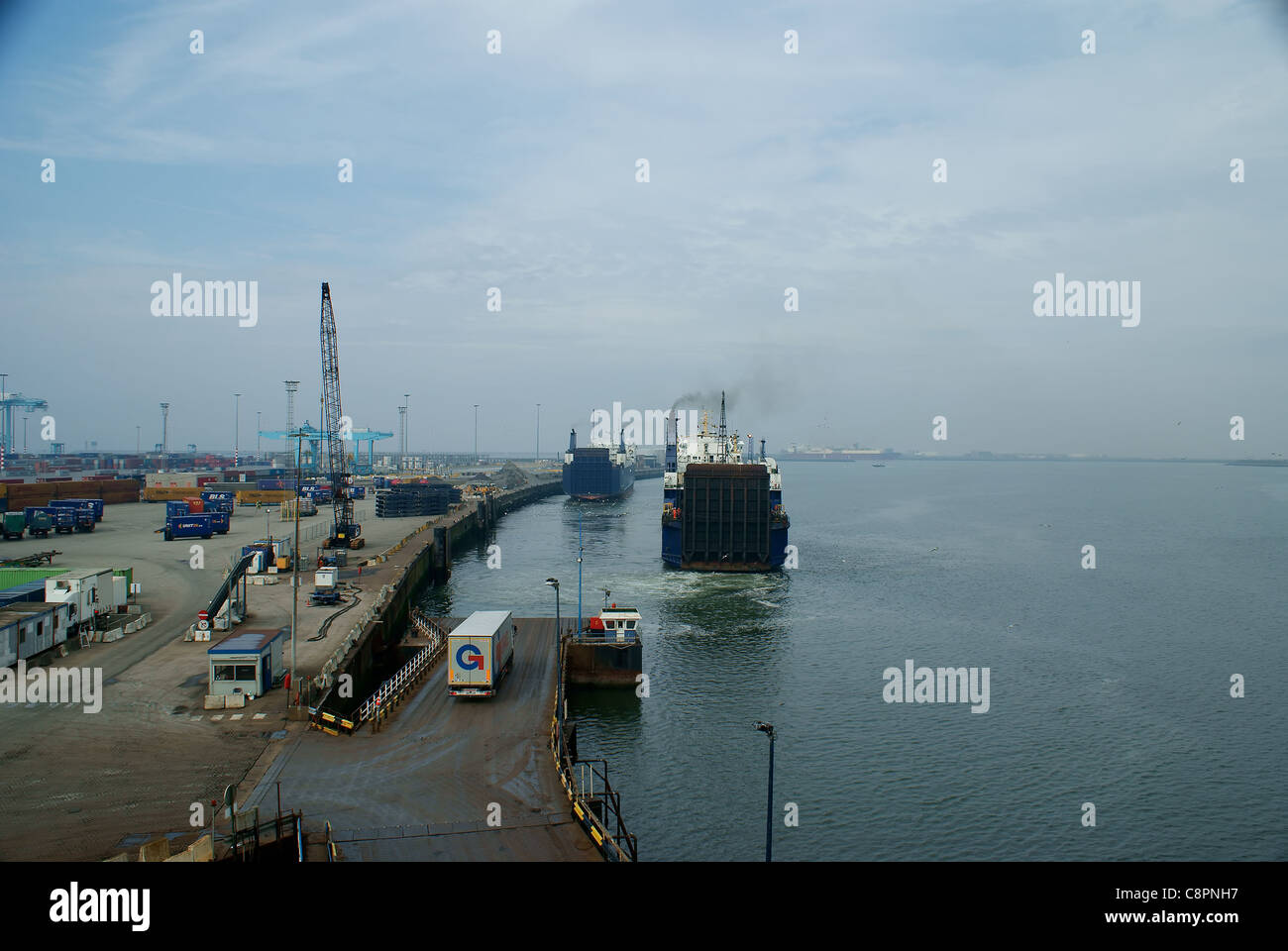 Port of bruges zeebrugge hi-res stock photography and images - Alamy