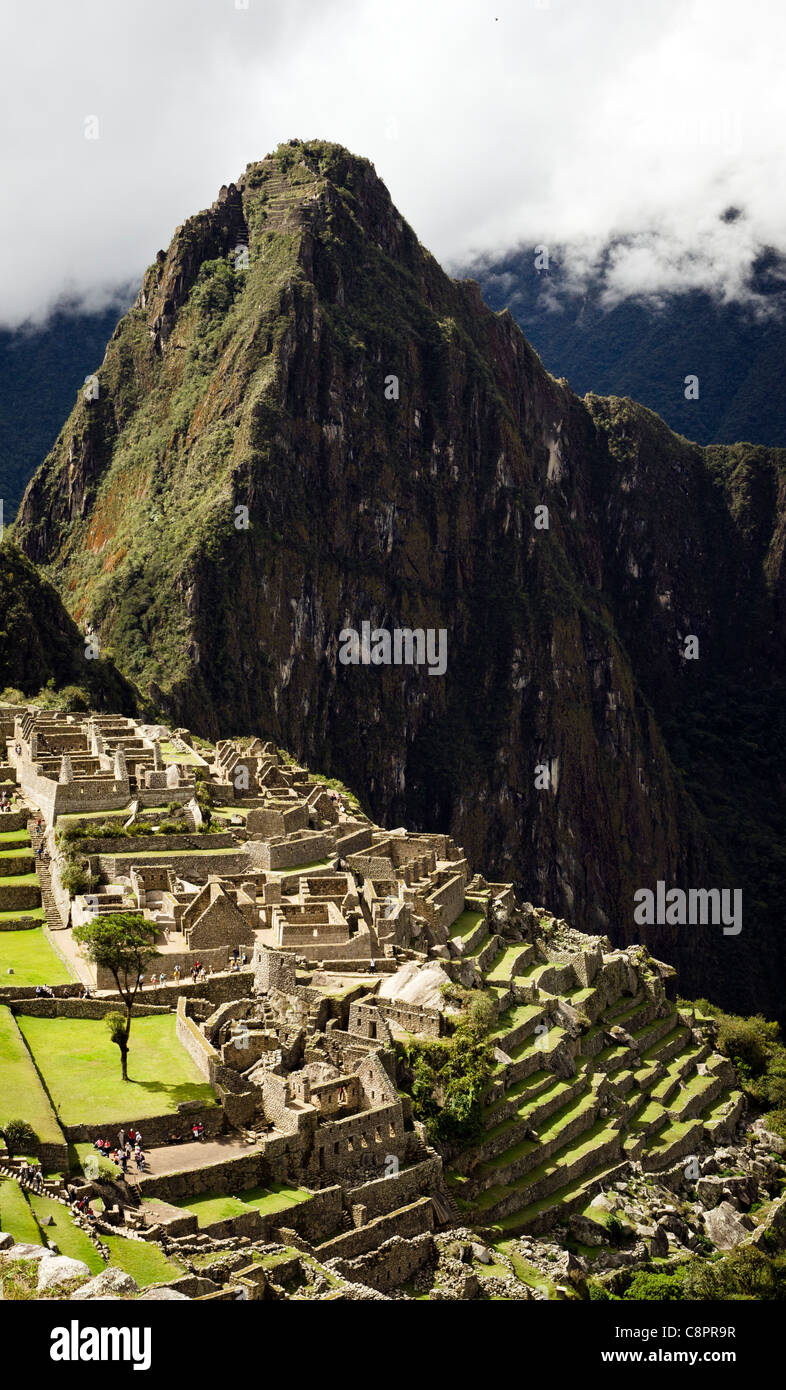 Machu picchu panoramic view inca hi-res stock photography and images ...