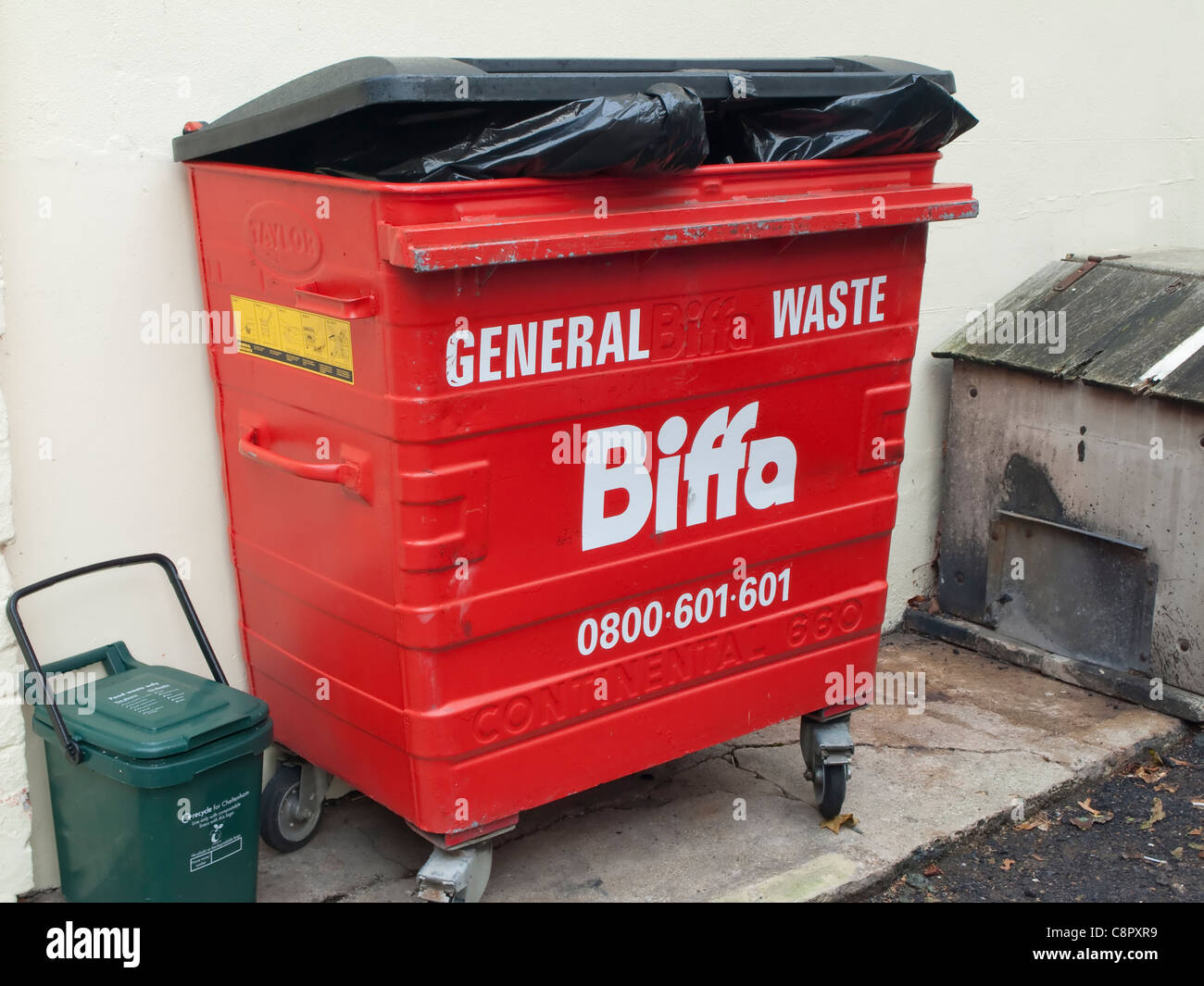 Kitchen bin full hi-res stock photography and images - Alamy