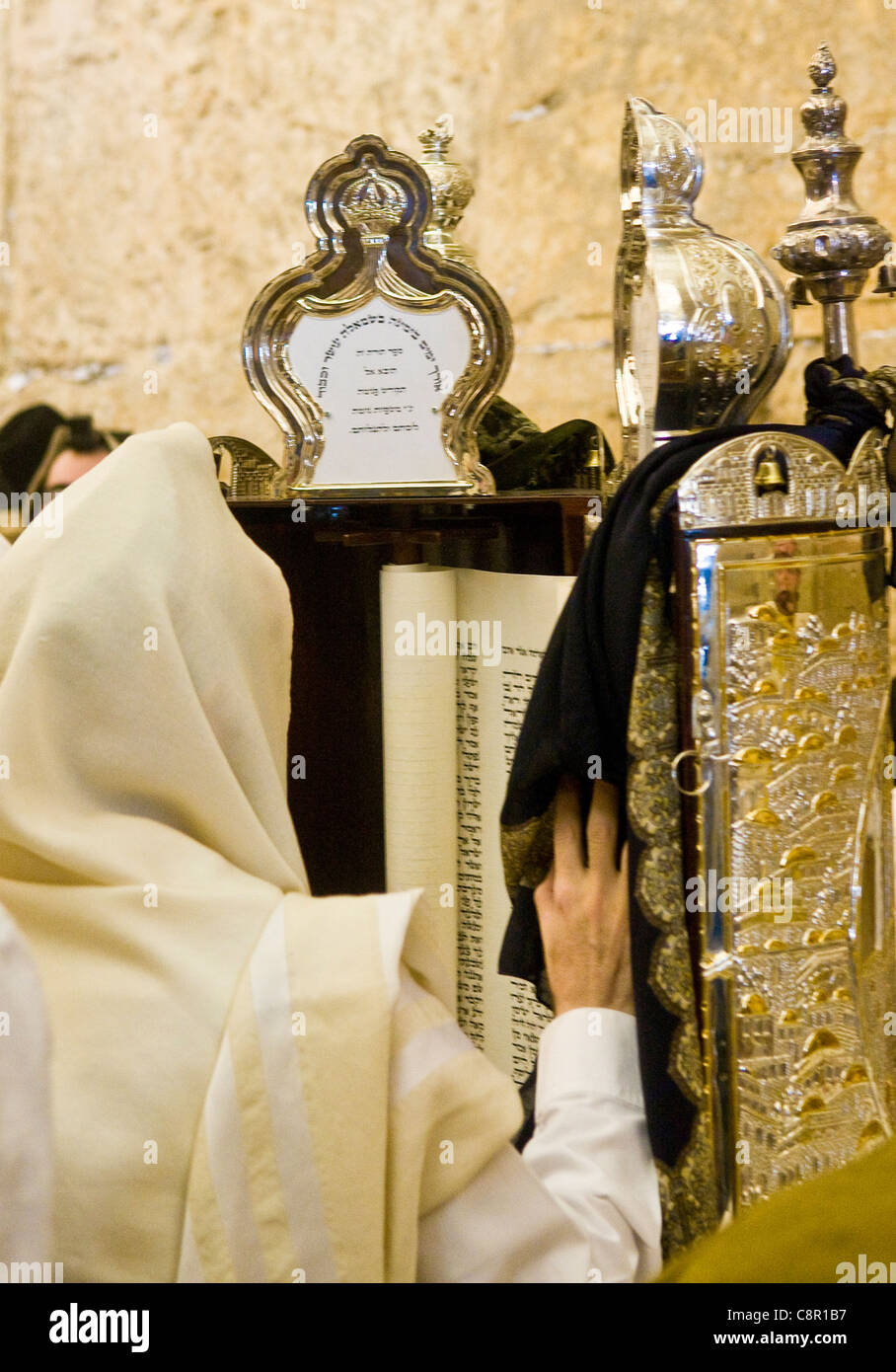 Prayer in the wailing wall hi-res stock photography and images - Alamy