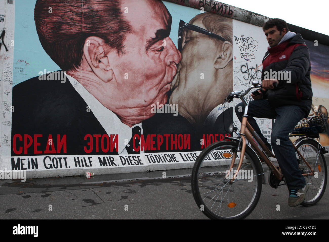 Erich honecker leonid kiss hires stock photography and images Alamy