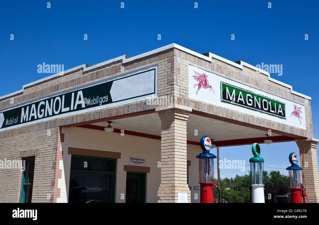 U.S.A. Texas, Shamrock, the restored Magnolia gas station on the Route