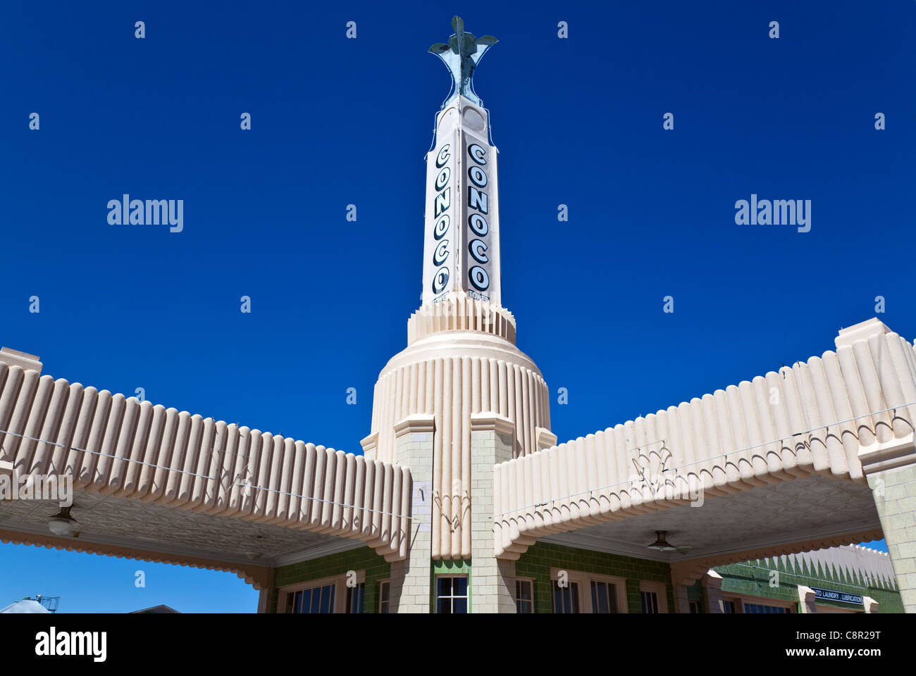 U.S.A. Texas, Shamrock, the restored Magnolia gas station on the Route