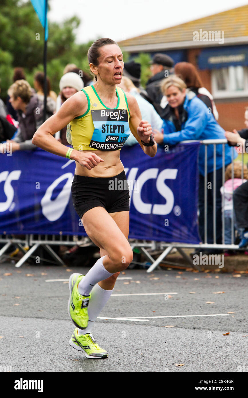 PORTSMOUTH, UK, 30/10/2011. Emma Stepto runs down the final straight to finish sixteenth in the Elite Women's category of the Bupa Great South Run in a time of 59 minutes 11 seconds. Stock Photo