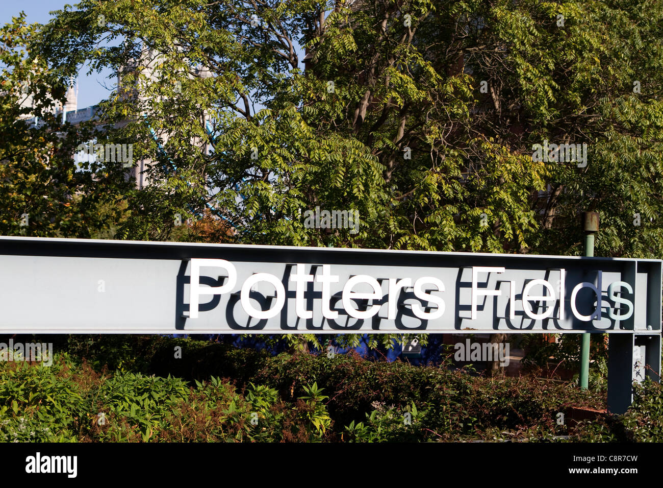 Potters Fields near Tower Bridge, London Stock Photo Alamy